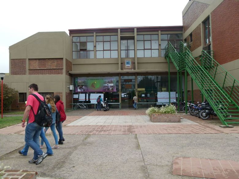 La Facultad de Agronomía y Veterinaria de la UNRC emitió un comunicado sobre los peces del río Cuarto