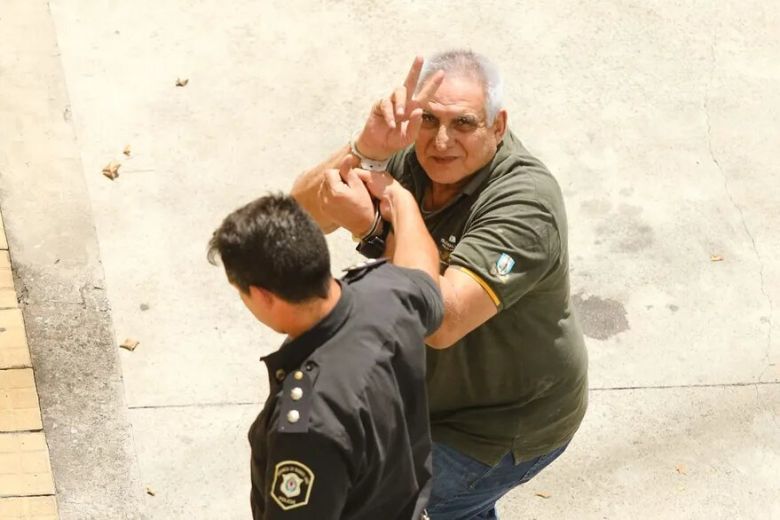 Trasladaron a la fiscalía al sindicalista Juan Pablo “Pata” Medina tras un enfrentamiento con policías y un sector de la Uocra en el Hospital Italiano de La Plata