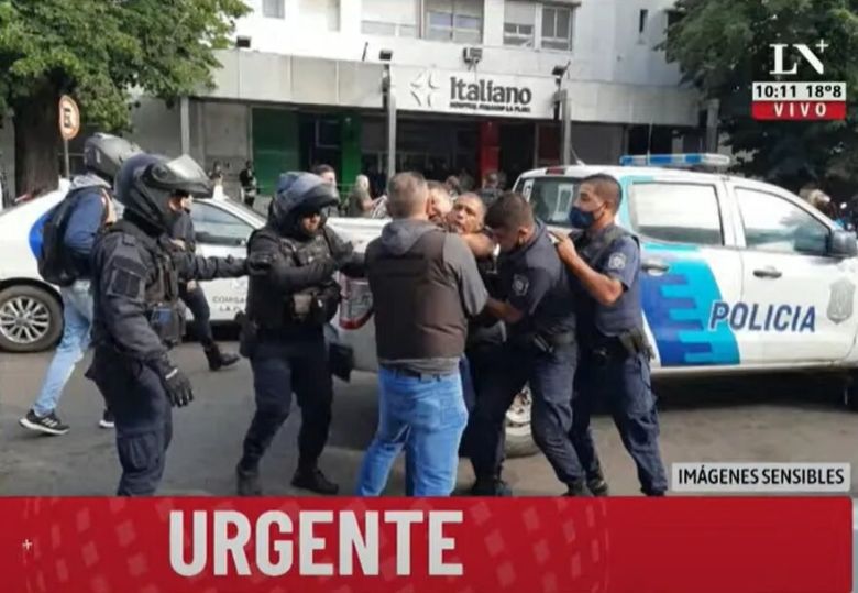 Trasladaron a la fiscalía al sindicalista Juan Pablo “Pata” Medina tras un enfrentamiento con policías y un sector de la Uocra en el Hospital Italiano de La Plata