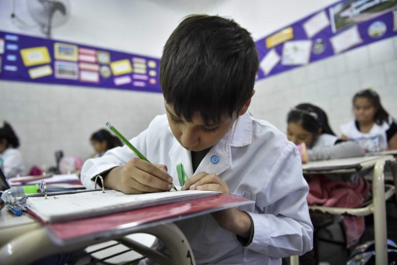 A dos días del comienzo de las clases, aún hay muchos niños que no tienen sus útiles escolares