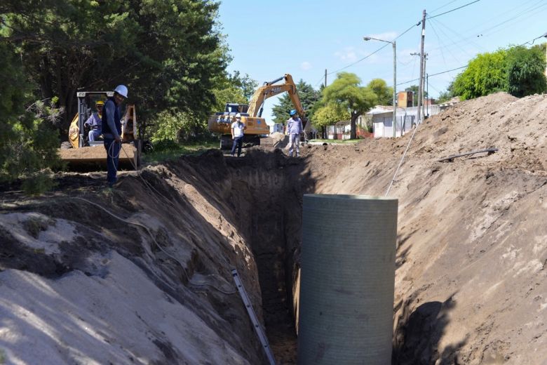 Colector Noreste: avanzan los trabajos para dotar de cloacas a 12 barrios de Banda Norte