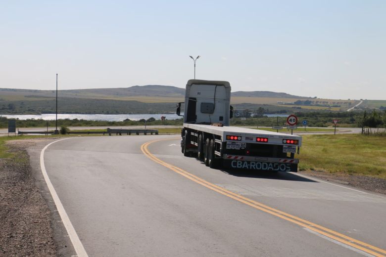 Schiaretti habilitó la repavimentación de 11 kilómetros de la Ruta 30