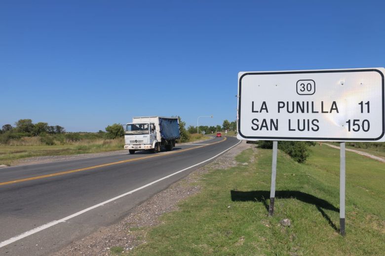 Schiaretti habilitó la repavimentación de 11 kilómetros de la Ruta 30