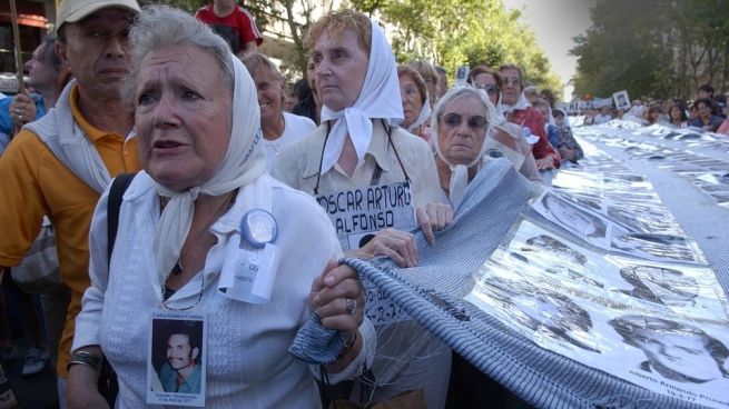 La Plaza de Mayo vuelve a ser el epicentro de la conmemoración a 46 años del golpe