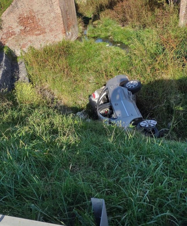 Grave vuelco en cercanía de Coronel Baigorria 