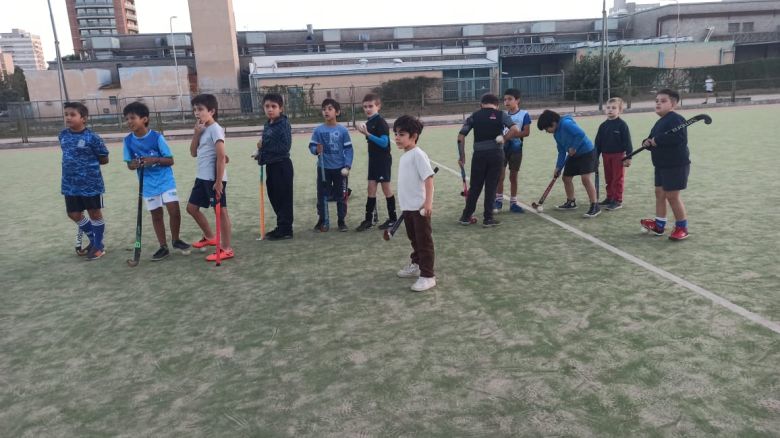 Encuentro de hockey infantil