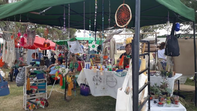 Todo el color de la Fiesta Nacional de la Alfalfa en San Basilio