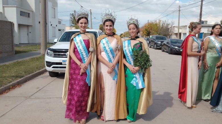 Todo el color de la Fiesta Nacional de la Alfalfa en San Basilio