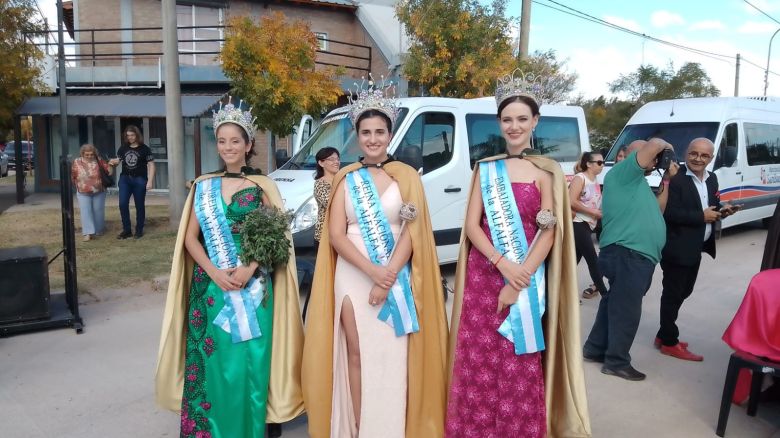 Todo el color de la Fiesta Nacional de la Alfalfa en San Basilio