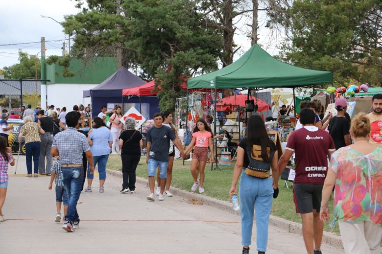 Todo el color de la Fiesta Nacional de la Alfalfa en San Basilio