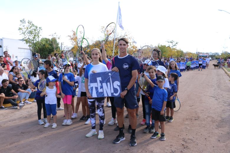 Todo el color de la Fiesta Nacional de la Alfalfa en San Basilio