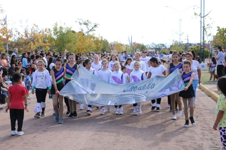 Todo el color de la Fiesta Nacional de la Alfalfa en San Basilio