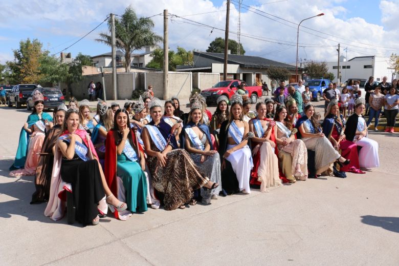 Todo el color de la Fiesta Nacional de la Alfalfa en San Basilio