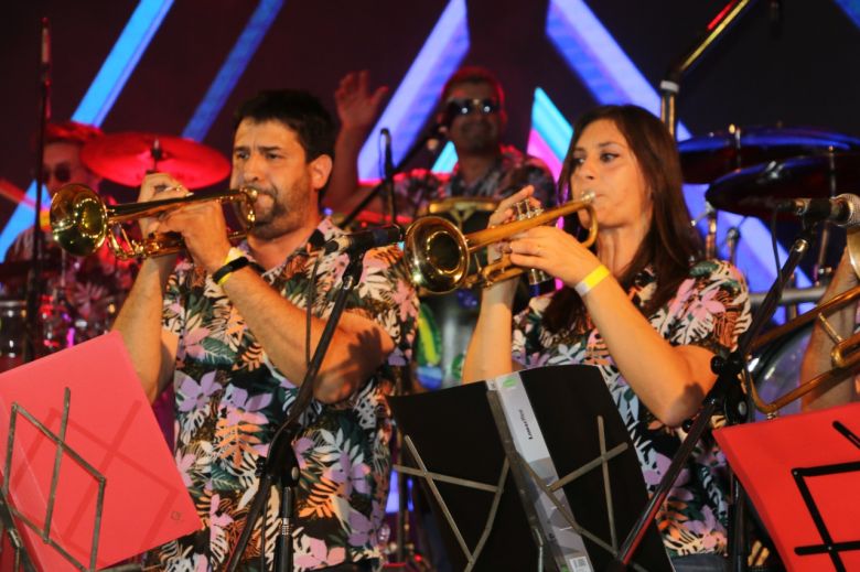 Todo el color de la Fiesta Nacional de la Alfalfa en San Basilio