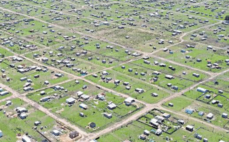 Toma de tierras en La Plata: los vecinos convocaron a una marcha y llamaron a no pagar el impuesto inmobiliario provincial