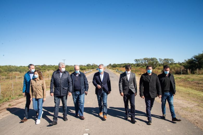 Schiaretti recorrió una obra de mejora de la ruta 11, entre Coronel Baigorria y Estación Río Seco