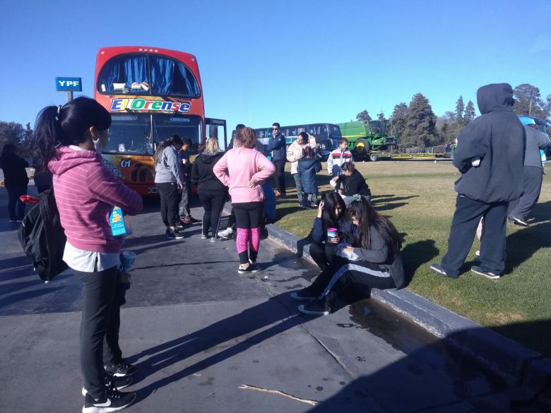 Intenso movimiento en rutas y paradores de Río Cuarto por el inicio del fin de semana santo