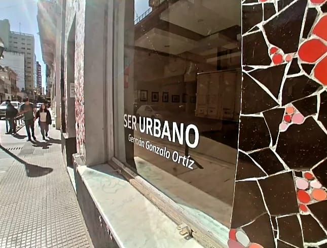 Un artista riocuartense presentó una muestra hiperrealista con dibujos que impactan por su detalle