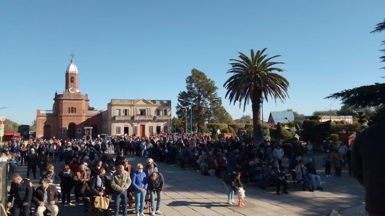 “La única salida es en comunidad y no de modo individual“