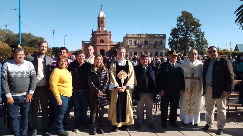 “La única salida es en comunidad y no de modo individual“