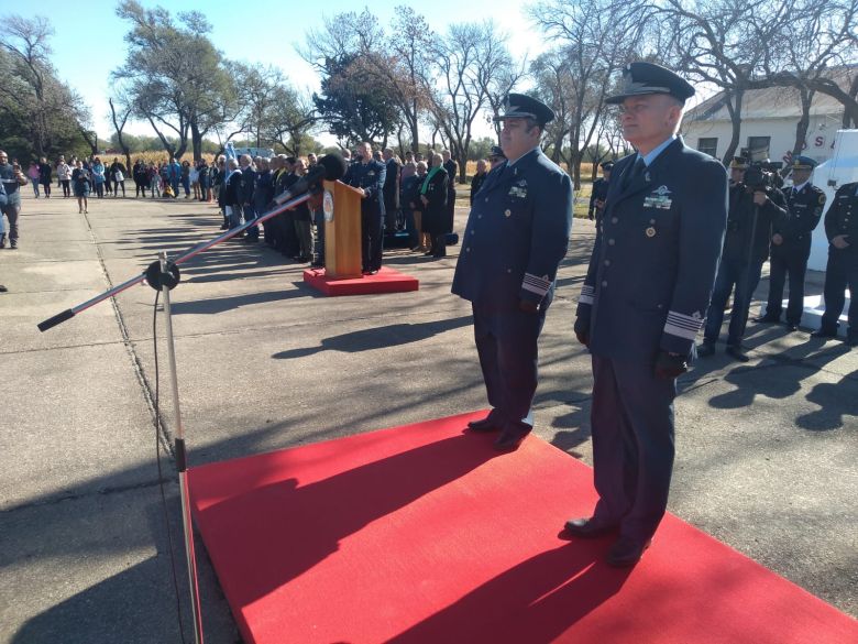 Sentido acto a 40 años del bautismo de fuego de la Fuerza Aérea