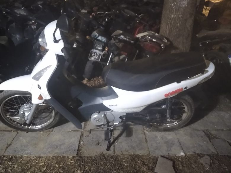 Se recuperó una motocicleta luego de sustraerla de un local comercial