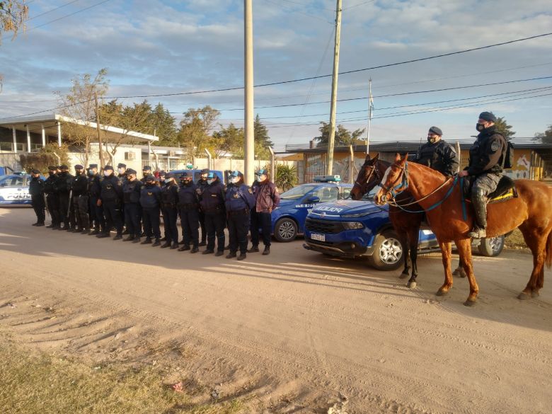 La policía secuestro dos motocicletas en un operativo en el barrio de las delicias 