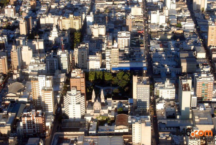 Robaron en 3 departamento de un edificio en el macrocentro de la ciudad 