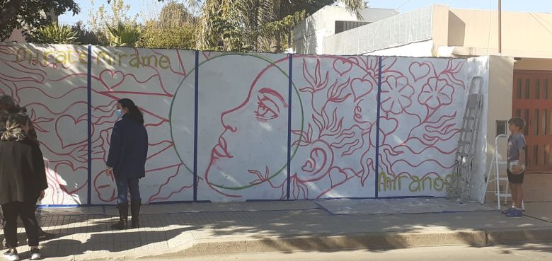 Mural para concientizar frente a la Asociación Síndrome de Down de Río Cuarto