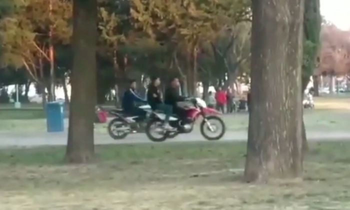 Las hordas de motos durante los días domingos "es apañada por funcionarios"