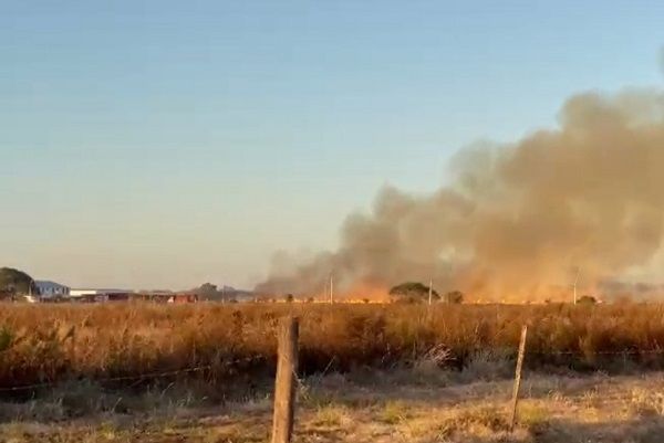 Villa María: incendio en dos barrios llegó al patio de varias casas