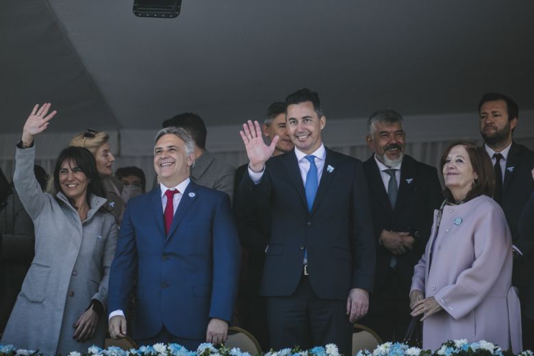 Miles de cordobeses volvieron a disfrutar del tradicional desfile patrio