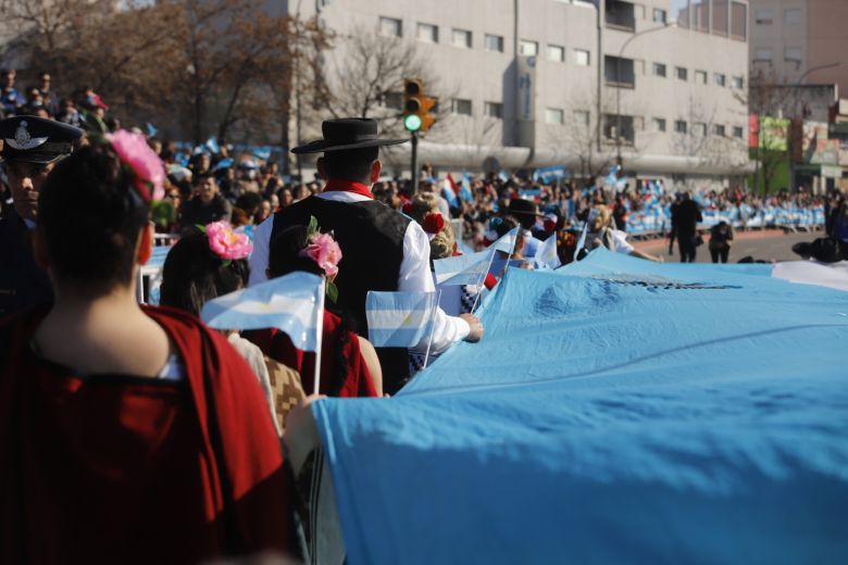 Miles de cordobeses volvieron a disfrutar del tradicional desfile patrio