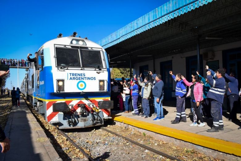 “Deseamos que la vuelta del tren se consolide como un servicio de gran importancia hacia el futuro”