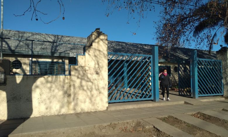 Desmienten amenaza de un alumno con arma blanca