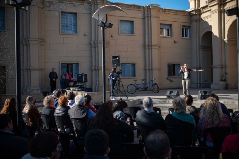 Con una fiesta de la familia el intendente habilitó el paseo en Alberdi