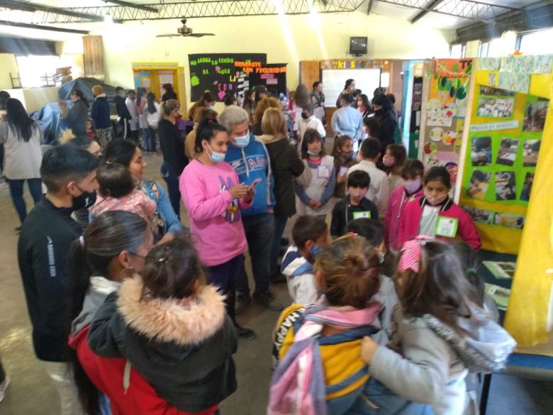 Feria de Ciencias del centro educativo Leopoldo Lugones 