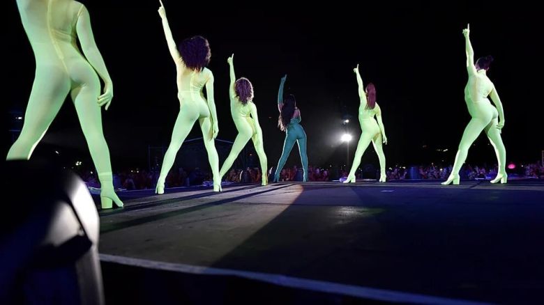 Dua Lipa la rompió en el Campo Argentino de Polo