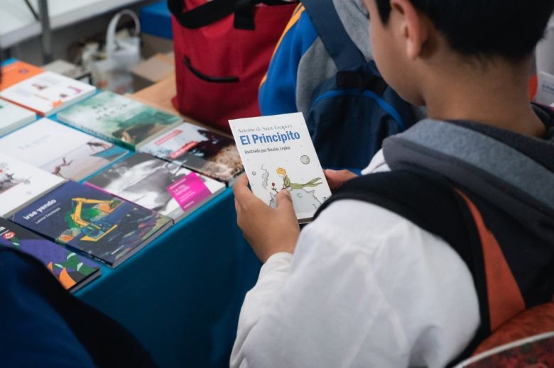 Con la presencia de escuelas y el grupo Maroma abrió sus puertas la 18° Feria del Libro "Juan Filloy”