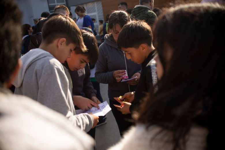 Más de 400 personas pasaron por el Centro 11 para intercambiar figuritas