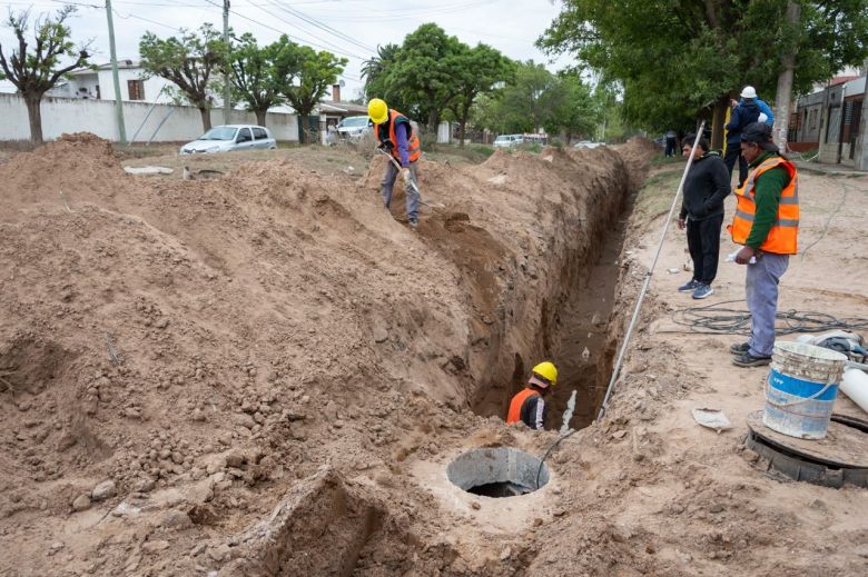 Avanzan las obras de cloacas en tres barrios de Banda Norte