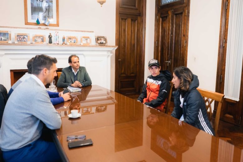 Llamosas recibió a los atletas que participarán del campeonato mundial de Trail Run