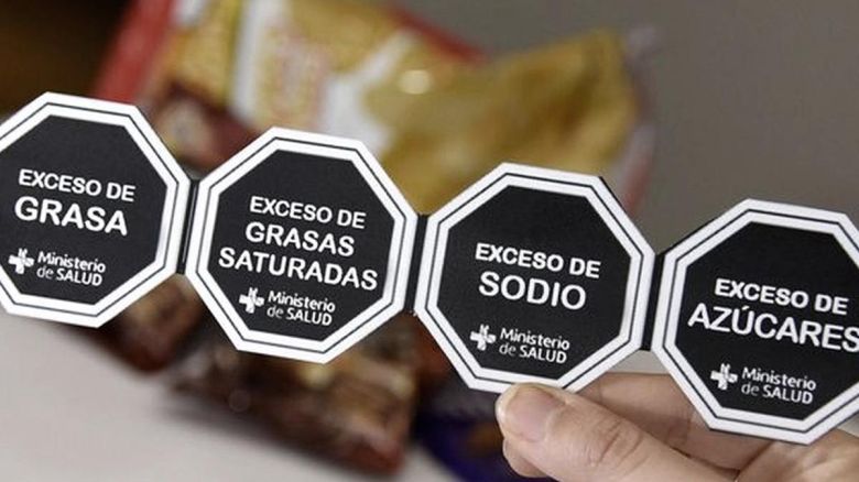 Capacitan a empresas gastronómicas en la nueva ley de etiquetado frontal