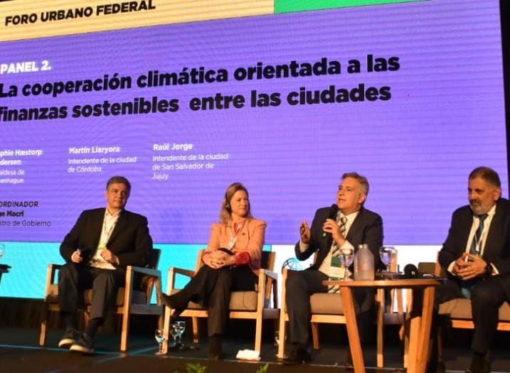 Llaryora disertó en la Cumbre Global de Alcaldes "C40"