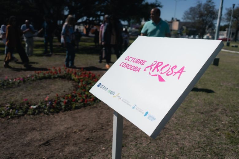 Octubre Rosa: intervención paisajística en Plaza General Paz