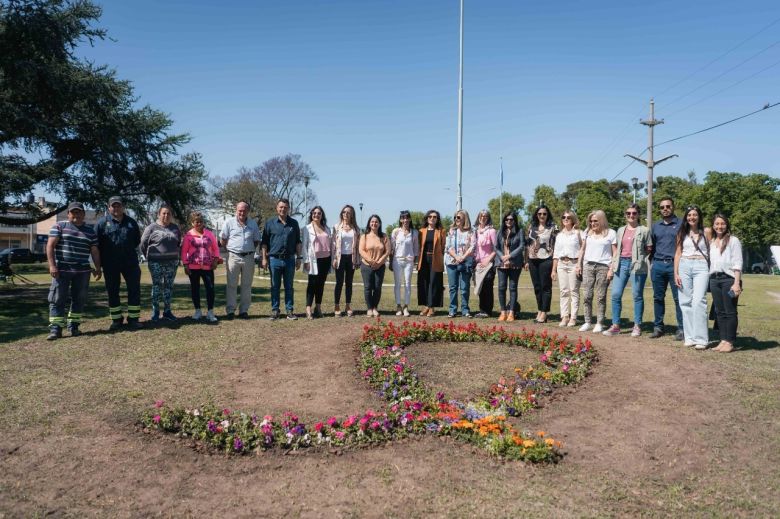 Octubre Rosa: intervención paisajística en Plaza General Paz