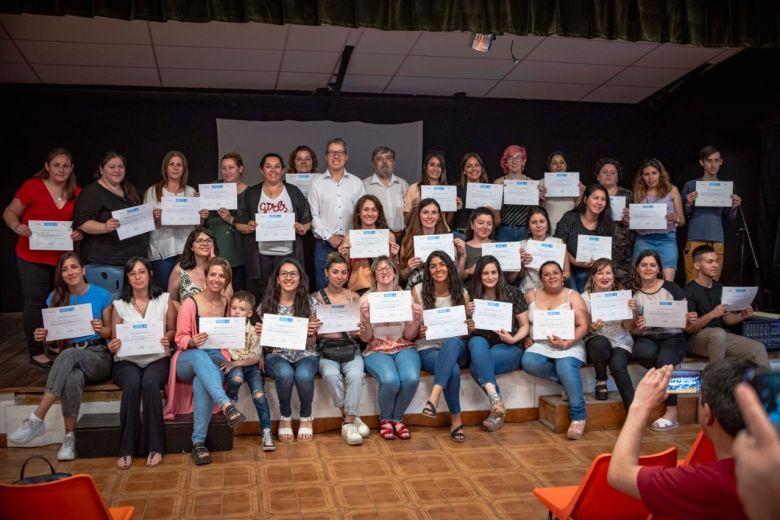 Escuela Municipal de Oficios: se entregaron los primeros certificados del año