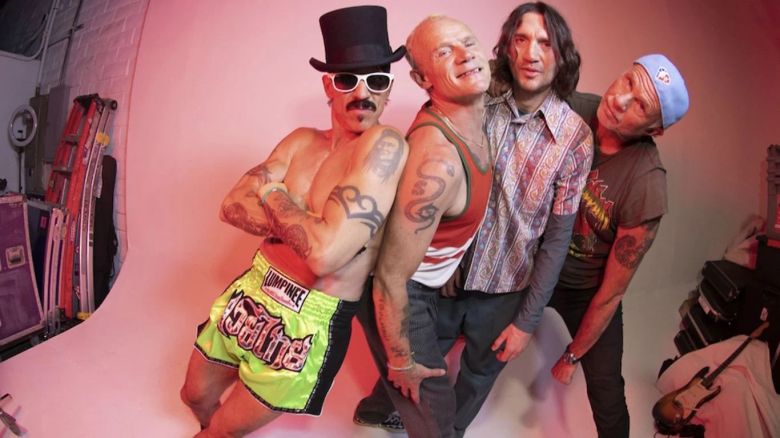 Red Hot Chili Peppers versionó el clásico “Smells Like Teen Spirit” de Nirvana