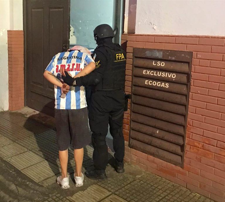 Tras denuncias anónimas, FPA secuestró un arma de fuego y detuvo a dos narcomenudistas en Río Cuarto