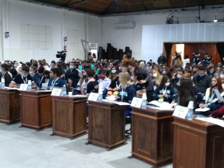 Parlamento Estudiantil: aprobaron un proyecto para fomentar emprendimientos impulsados por jóvenes